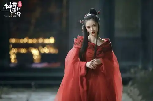 连续拿下冯女郎和龙女郎的她,有何魅力