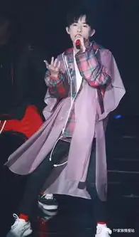 易烊千玺吐舌头又帅又萌,网友直呼太吸睛养眼