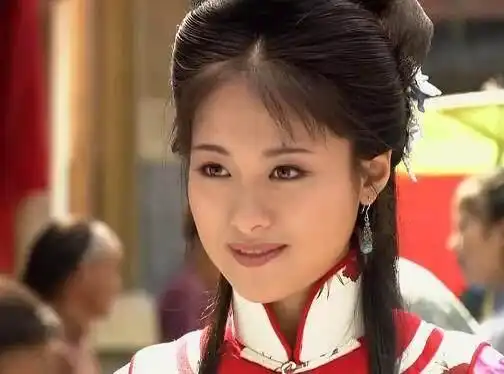 当年的沈傲君艳绝一时,她惊艳了我的童年