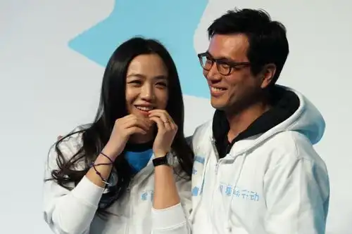 汤唯的跨国恋真实现状曝光,和亲生女儿交流,还需要带着翻译
