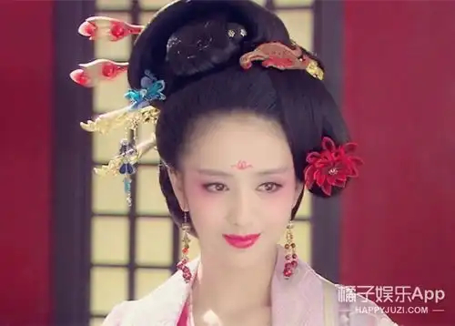 古妆最美不过花钿妆,杨幂范冰冰画上简直美翻
