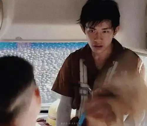 奇迹发布试戏花絮,易烊千玺章宇火花四射,千玺眼神倔强又心碎
