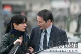 基努里维斯身材走样遭热议
