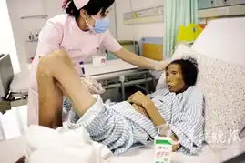 蜗居老人得救,自称曾被绑架
