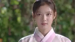 云画的月光金裕贞舞蹈
