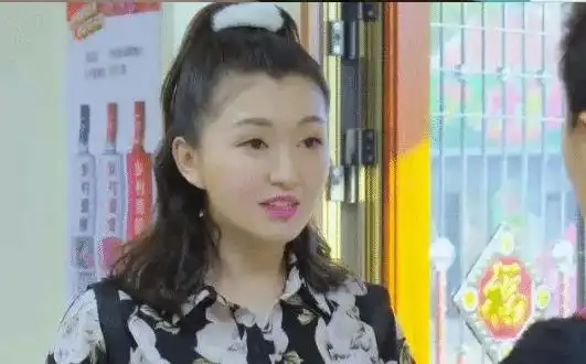 赵本山爱徒生活照流出,被赞绿肥红瘦,网友赵本山眼光真毒
