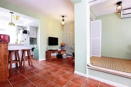 晒晒我家60平新房,客厅不放沙发,有客人直接往床上坐
