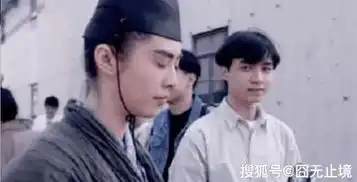 王祖贤多年前剧照流出,有谁注意过她旁边的小记者成一线巨星