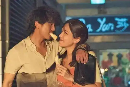 知名女演员许玮甯官宣生子,晒照发文我们,均安
