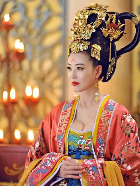 周海媚曾拍戏4天未合眼自我调侃没时间整牙