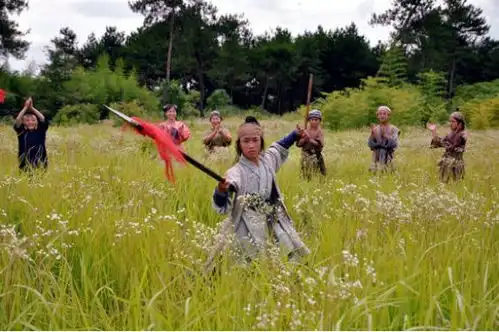 抹不黑的满江红岳飞的战绩是被评书吹出来的吗