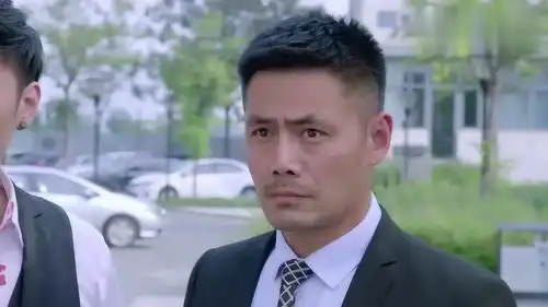 麻辣变形计三大保镖集团互殴,关小迪主角光环无敌,真帅
