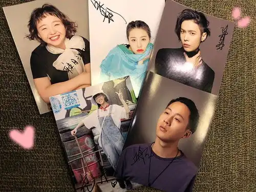 签名福利丨包贝尔遭众人亲头杀辣目洋子你胆儿挺大啊
