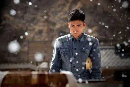 路遥写完平凡的世界,求记者帮他介绍有钱人我穷的没饭吃了