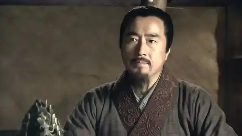 楚汉传奇樊哙将曹无伤绑到萧何面前,见到这,就让樊哙放了他
