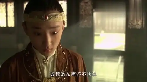 新红楼梦宝玉被老爹质问琪官,吓的说话都磕磕巴巴一动不敢动
