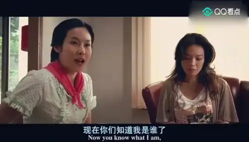 女朋友是黑社会老大,小伙子吃个饭都不敢夹菜
