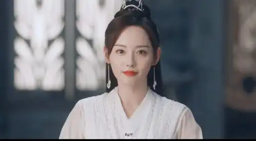 影后周冬雨跌落神坛,新剧口碑翻车演技尴尬,颜值不如配角丫环