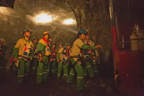 救援奇迹18名矿工被困大水淹没的矿井,揭秘美国矿难救援全过程
