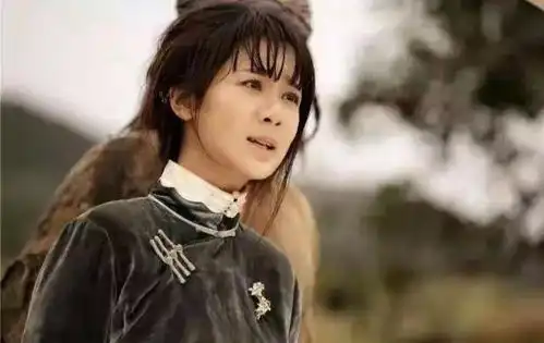 不好看压在杨紫身上15年,她也是时候开始自信了