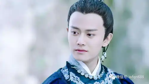 宰相外地出差一年,老婆在家怀孕生子,老婆告知原因后他却很开心