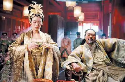 周润发曾被制片人痛骂事多耍大牌,2天一万的房车只用来上厕所