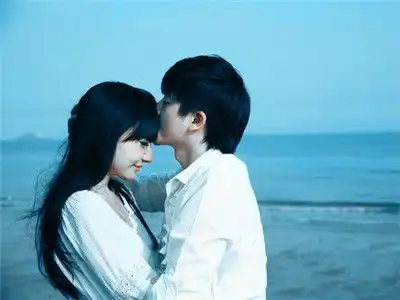 喜欢的男生突然请你看电影是什么意思
