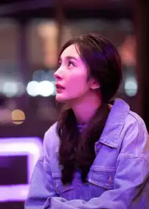 杨幂密室逃脱放飞自我,踢腿下蹲神还原飞驰人生钢管舞