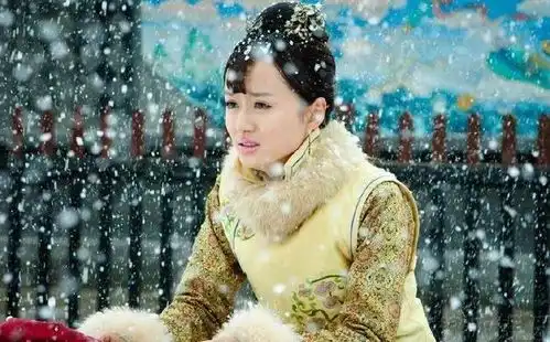 她虽是皇太极的姑姥姥,嫁给皇太极生下皇长子和皇长女后,但却因哲哲被休了
