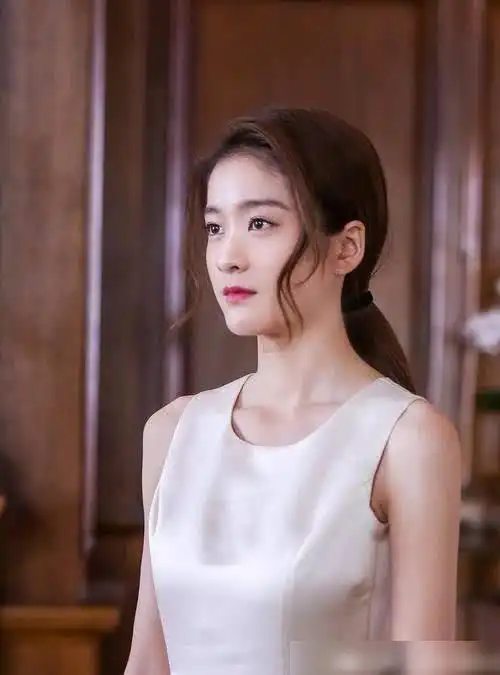 张雪迎终于对渔网裙下手了,本以为会很丑,看到上身效果后瞬间恋爱了