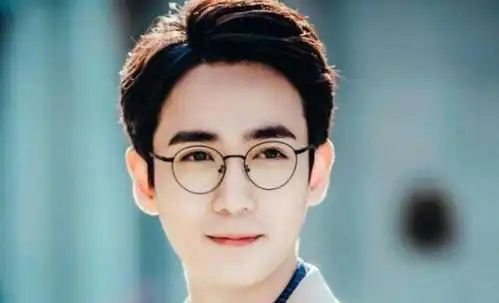 一博颖宝有翡剧照爆出,赵丽颖却被质疑不戴口罩,简直太搞笑
