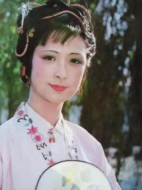 贾琏花500两银子为尤二姐做事,看似荒唐,却被读者点赞
