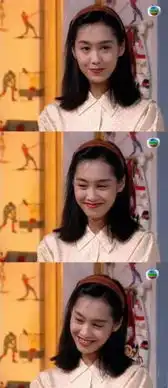 那时的朱茵一头及肩长发,又水又嫩,还有几分淑女温婉,现代装