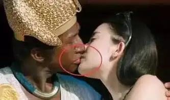 史上最尬的穿帮镜头宫里的两台空调忍了,火凤凰们露了啥
