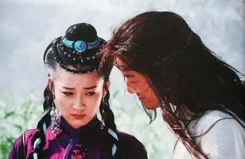 任小姐被困少林寺,后来是靠着什么解围的
