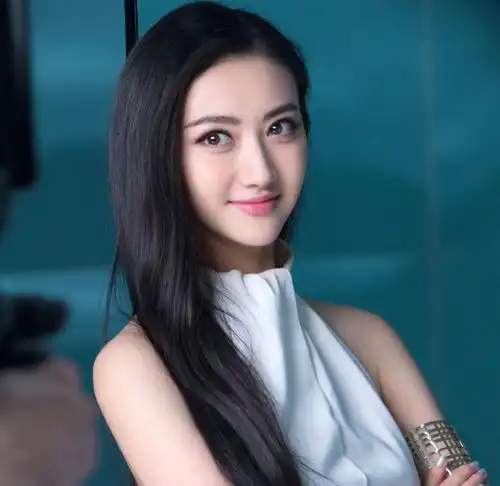 司藤红利结束,景甜不认识资源咖,张彬彬被剧照难住了
