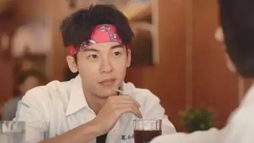 想见你开篇,讲述的是第一个时空2019年黄雨萱的故事