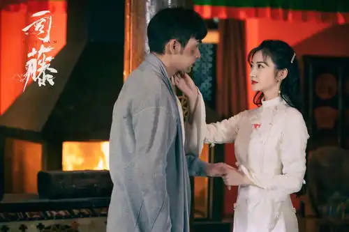 烂片女王带资进组,被骂了15年的景甜,终于靠司藤逆风翻盘