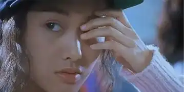 明眸流转,眼睛极具灵气,让我们一起来看看朱茵的美
