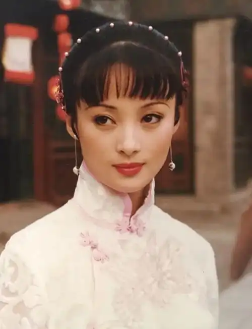 八大胡同里恋上小凤仙,蔡锷决意要休妻,袁世凯得知后破口大骂
