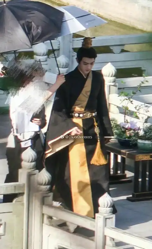 组图乐游原景甜许凯最新路透图宫廷造型贵气满满