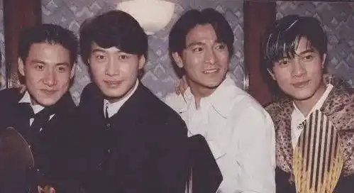 沈腾狠摔17次,贾玲扮丑20年,他们爆火的真相原来是