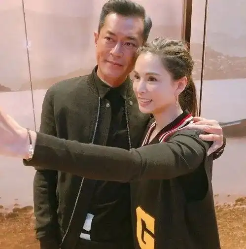 时隔24年姑姑与过儿再次同框勾起无数剧迷集体回忆
