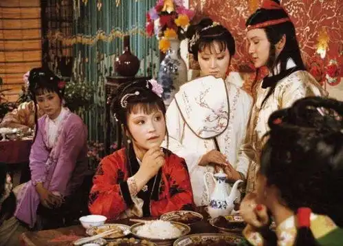 红楼梦中宝玉的一首打油诗,写出了古代人夏日玩耍的乐趣