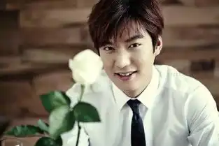 韩流男星刚出道的青涩模样,再次证明发型的重要性
