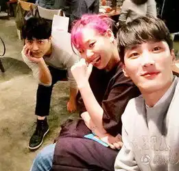 太阳的后裔剧组大聚餐宋仲基宋慧乔请客