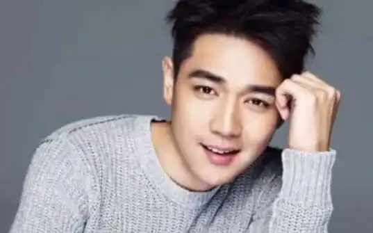 被吴奇隆带红,因人气不跟前女友结婚,演技成熟后跟女友分手
