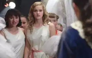 美女与野兽真人版即将开启艾玛和大表哥撞击敬请期待
