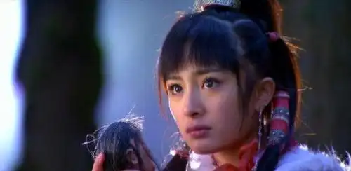 杨幂古装旧照,清纯灵动还记得大幂幂19岁演过的聂小倩吗