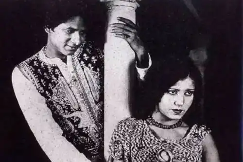 为什么印度电影一言不合就唱歌跳舞
